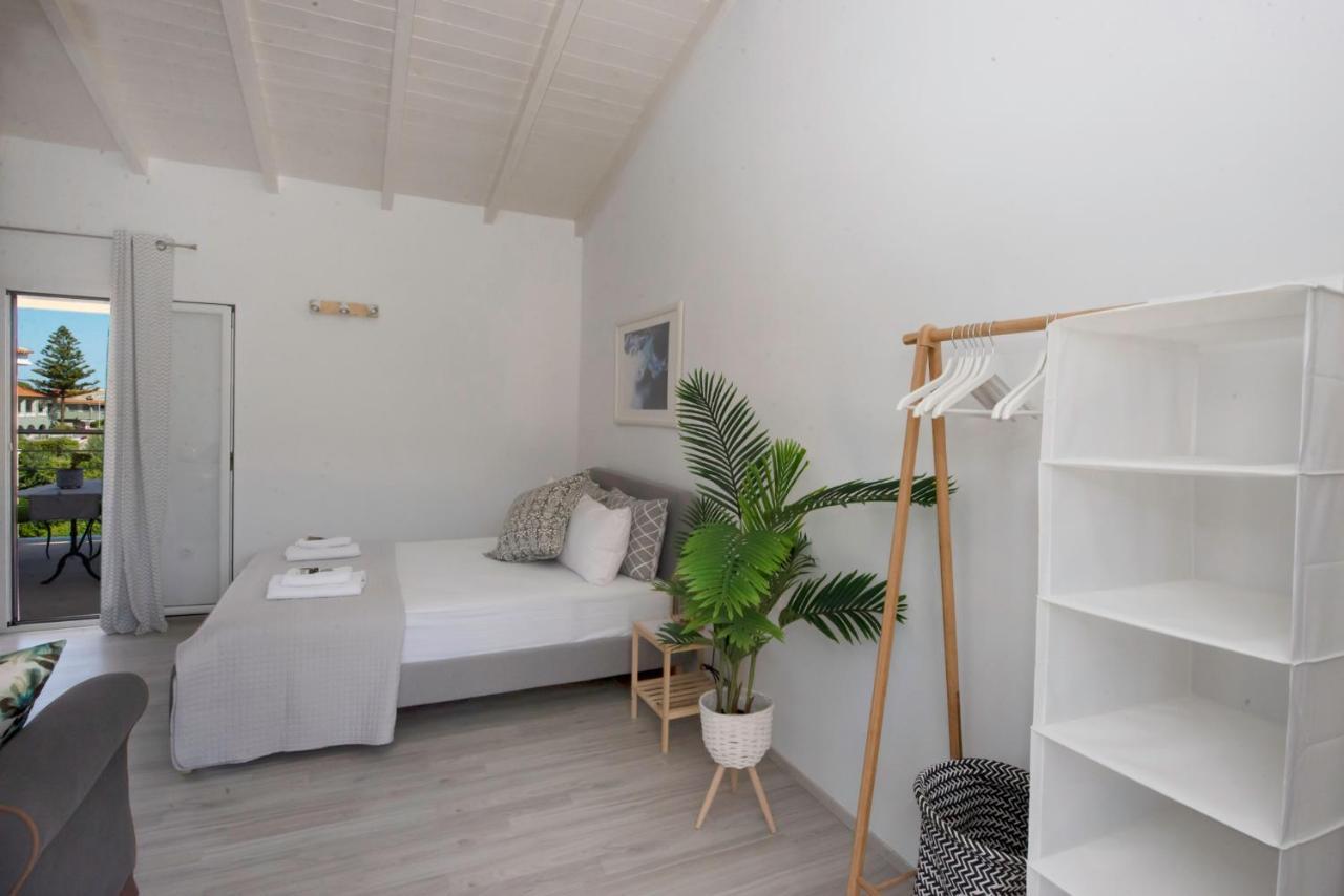 Acharavi Beach Villa エクステリア 写真
