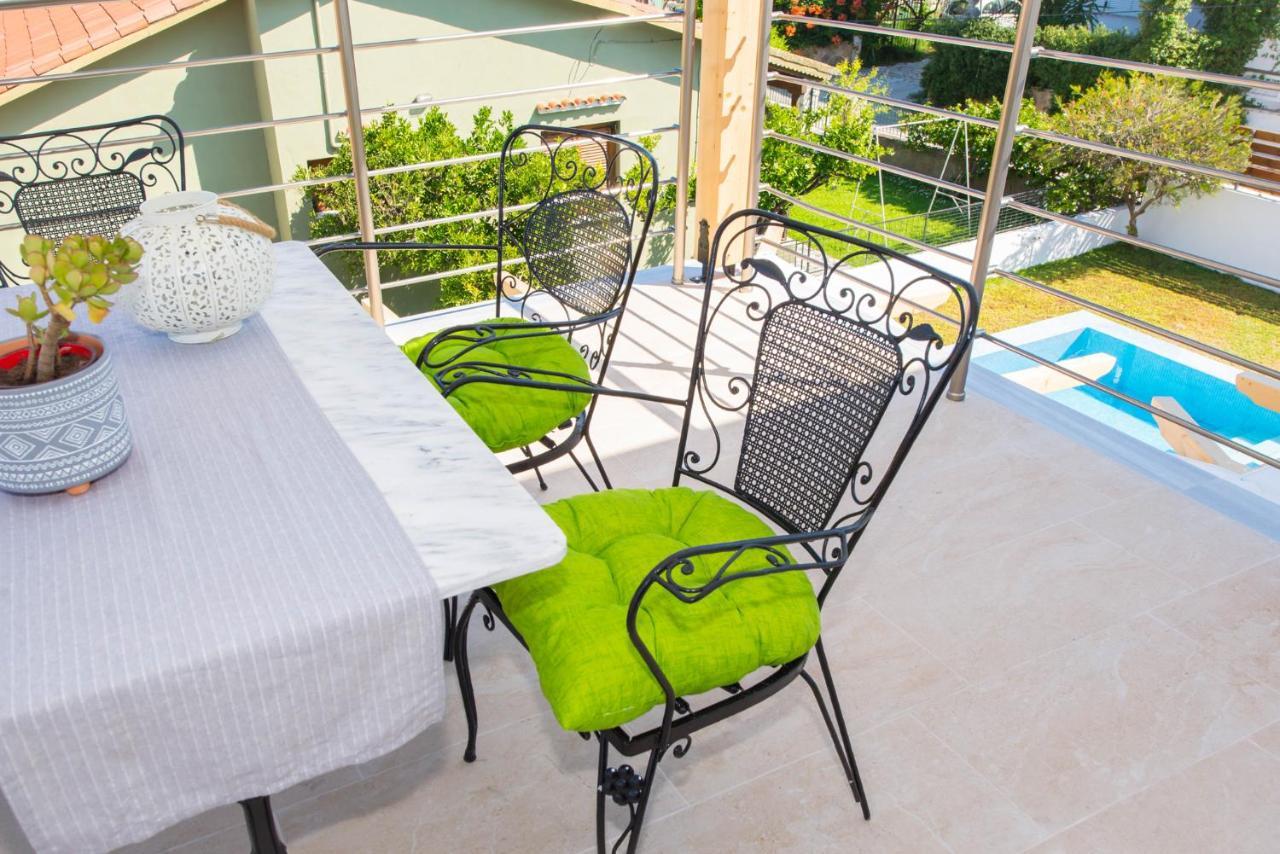 Acharavi Beach Villa エクステリア 写真