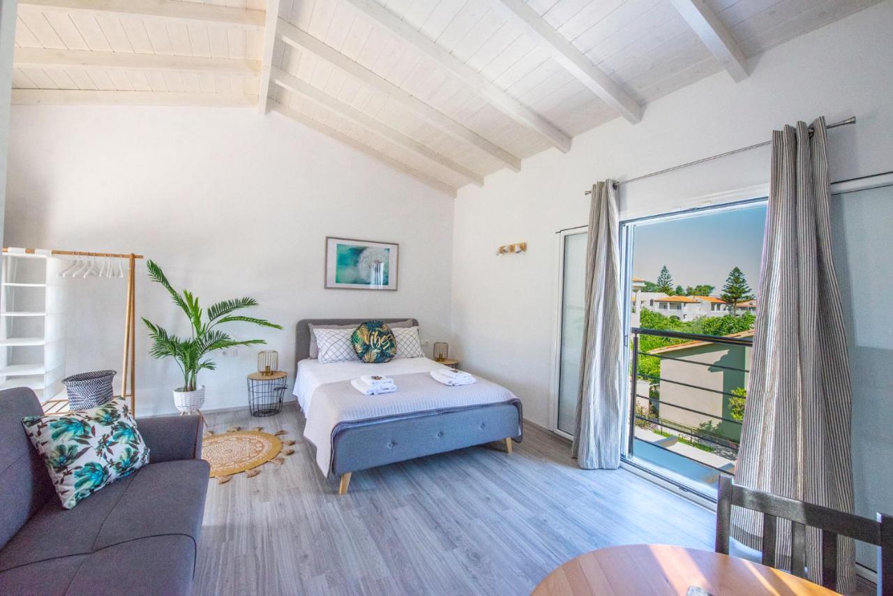 Acharavi Beach Villa エクステリア 写真